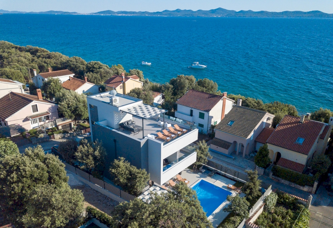 Moderne Villa in Meeresnähe - Zadar, Dalmatien