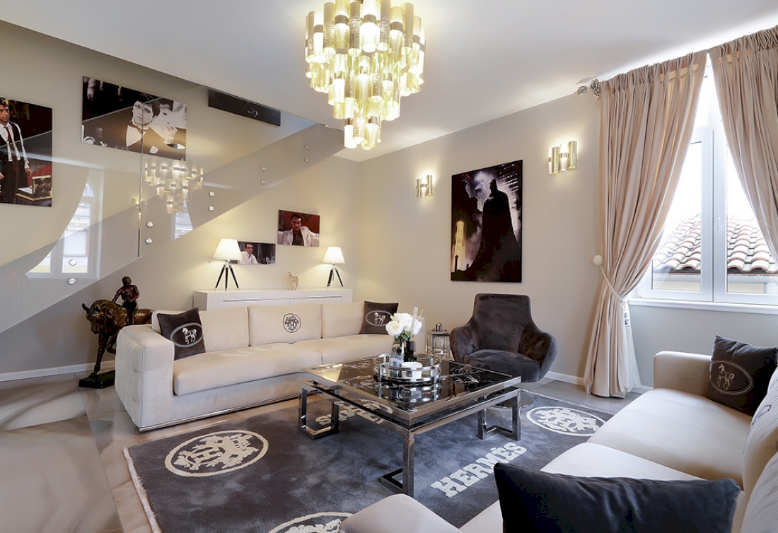 Luksuzan namješteni stan za prodaju u centru Opatije